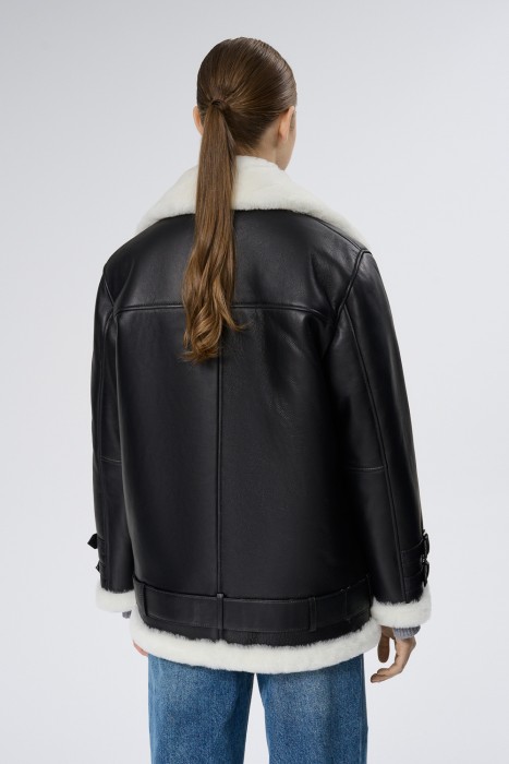 дубленка из овчины по цене 23650 руб вид справа