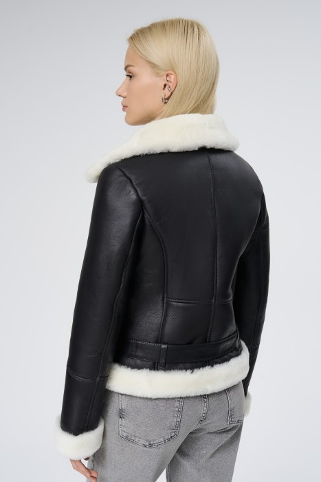 дубленка из овчины по цене 19570 руб вид справа