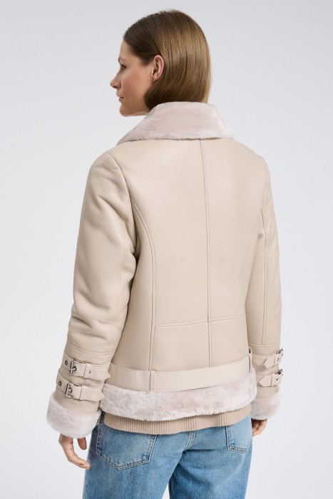 дубленка из овчины по цене 23650 руб вид справа