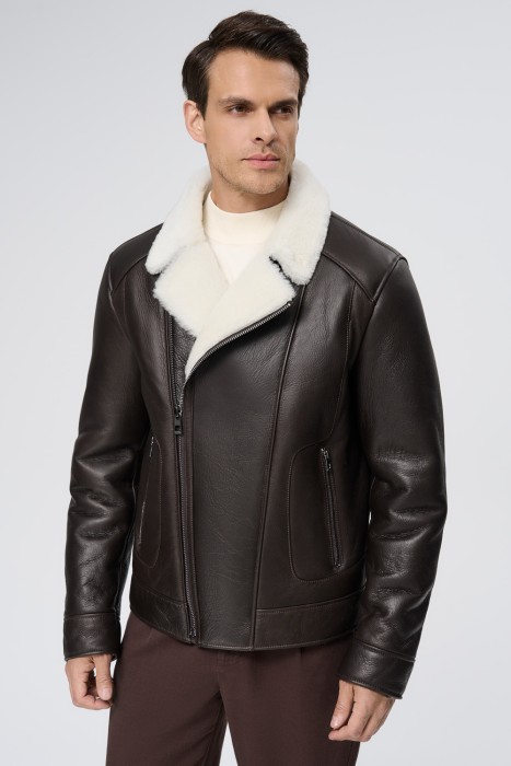 дубленка из овчины от бренда снежная королева вид слева