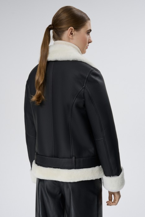 дубленка из овчины по цене 21200 руб вид справа