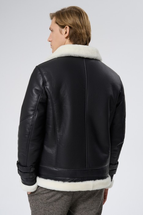 дубленка из овчины по цене 21030 руб вид справа