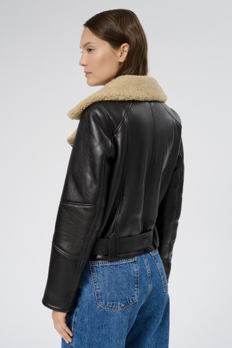 дубленка из овчины по цене 30180 руб вид справа