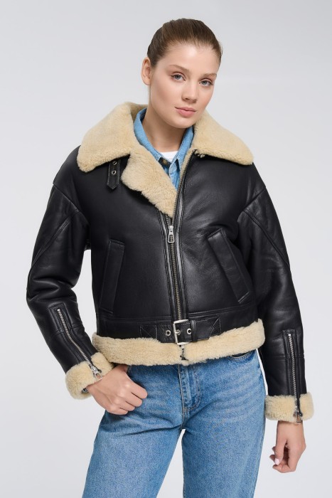 дубленка из овчины от бренда снежная королева вид слева