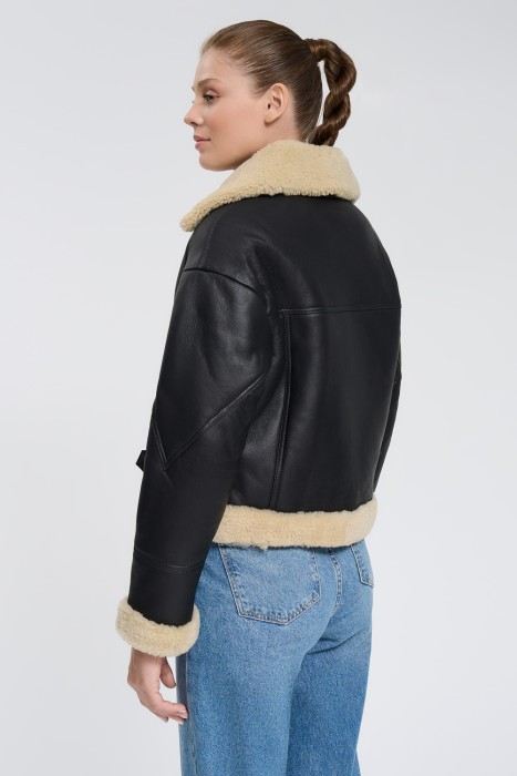 дубленка из овчины по цене 24470 руб вид справа