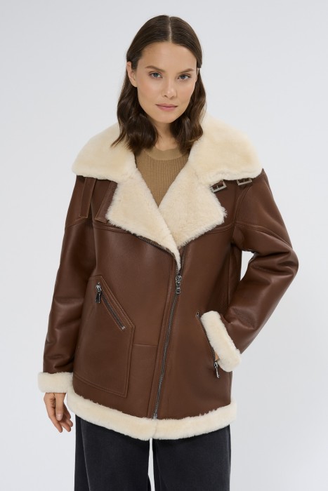 дубленка из овчины от бренда снежная королева вид слева