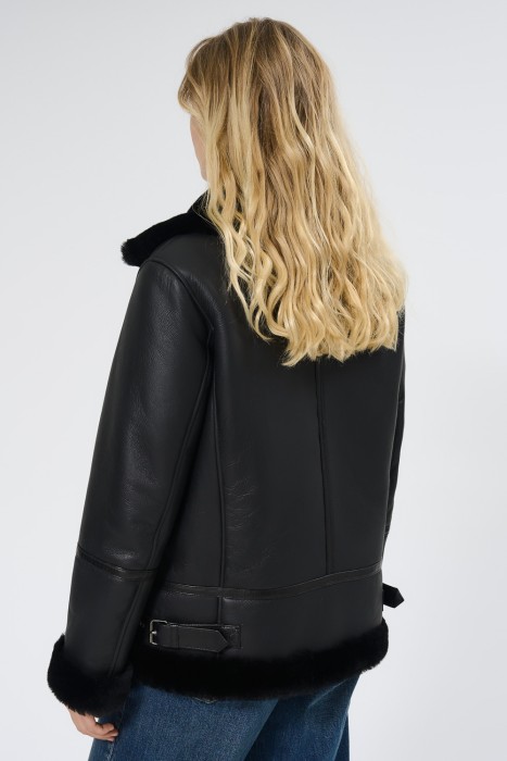 дубленка из овчины по цене 33440 руб вид справа