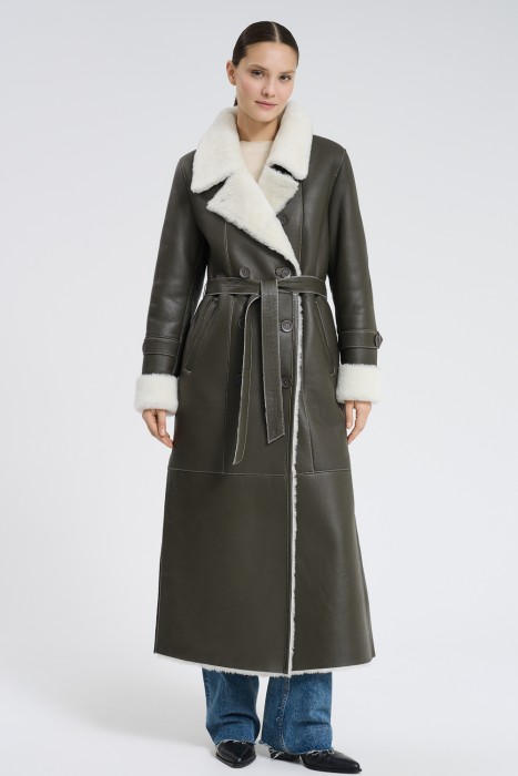 дубленка из овчины от бренда снежная королева вид слева