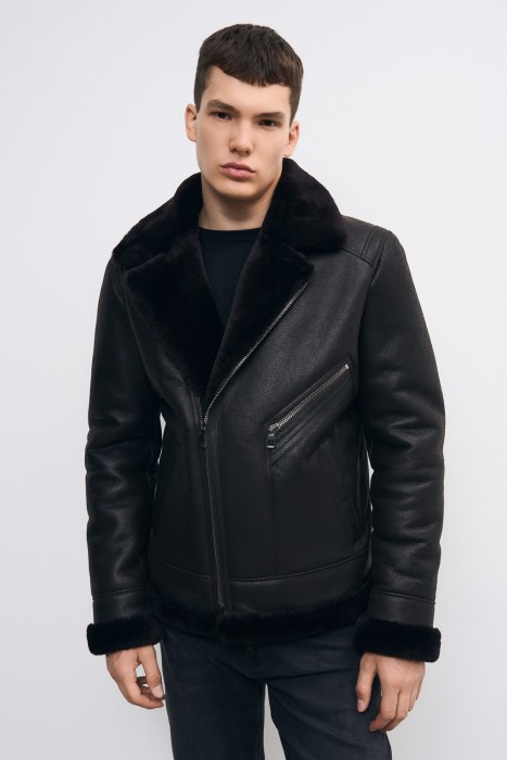 дубленка из овчины от бренда снежная королева вид слева