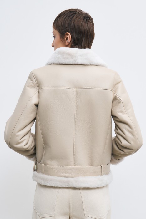 дубленка из овчины по цене 22840 руб вид справа