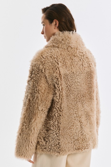 дубленка из овчины по цене 48100 руб вид справа