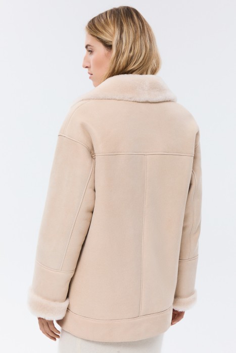 дубленка из овчины по цене 40640 руб вид справа