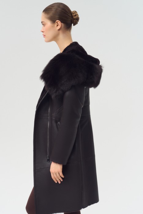 дубленка из овчины от бренда снежная королева вид слева