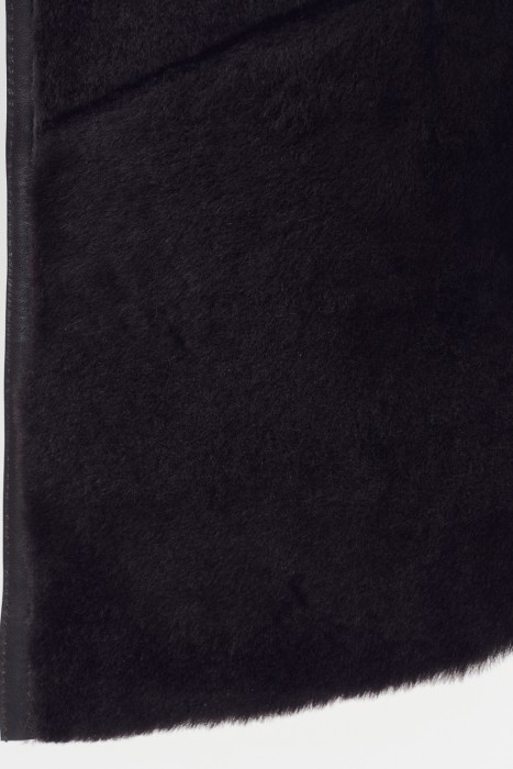 дубленка из овчины по цене 43120 руб вид справа