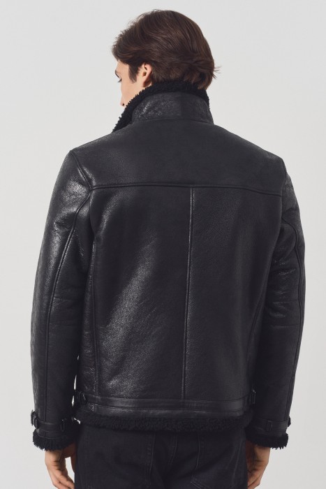 дубленка из овчины по цене 16980 руб вид справа