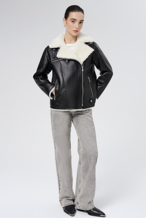 дубленка из овчины от бренда снежная королева вид слева