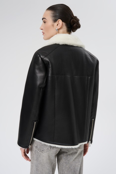 дубленка из овчины по цене 32360 руб вид справа