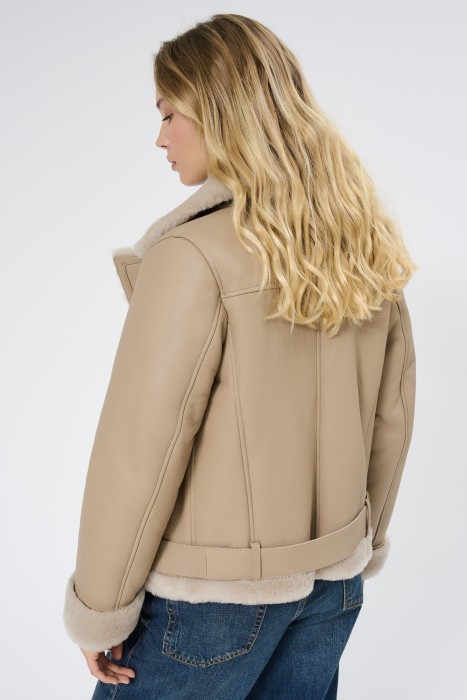 дубленка из овчины по цене 22640 руб вид справа