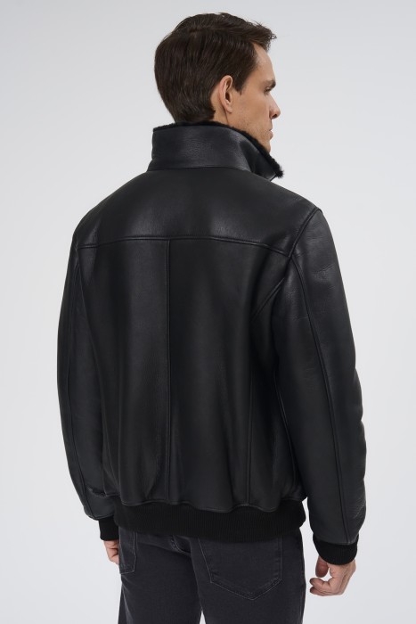 дубленка из овчины по цене 32360 руб вид справа