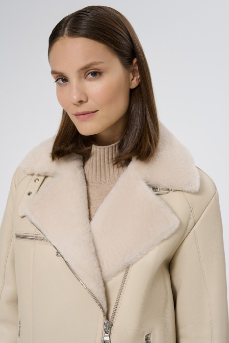 дубленка из овчины из россии вид сбоку