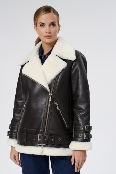 дубленка из овчины от бренда снежная королева вид слева