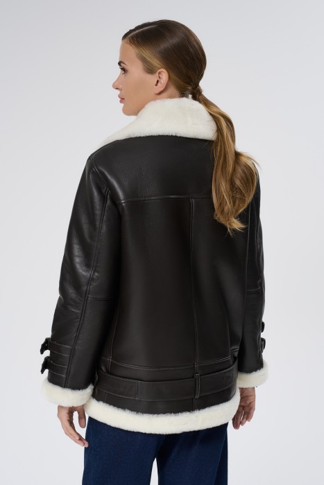 дубленка из овчины по цене 28310 руб вид справа