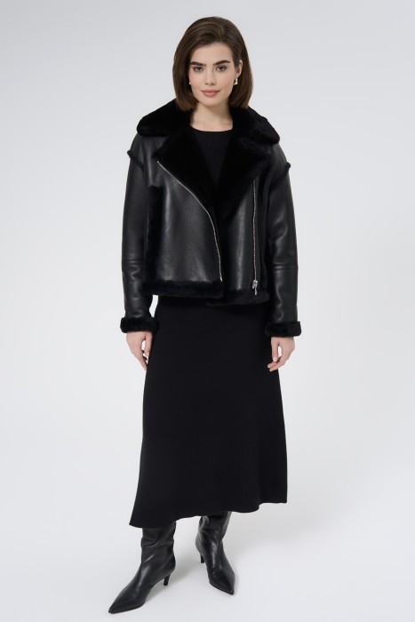 дубленка из овчины от бренда снежная королева вид слева