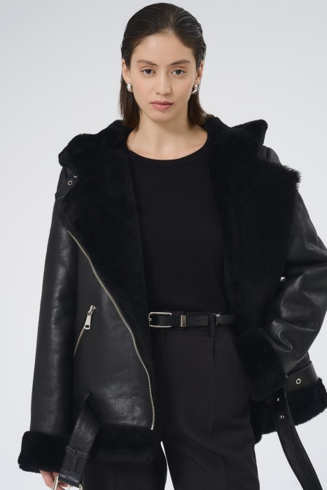 дубленка из овчины от бренда снежная королева вид слева