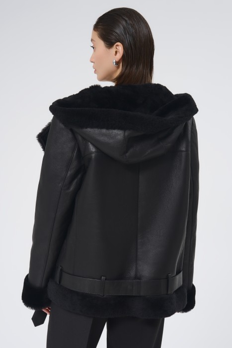 дубленка из овчины по цене 35410 руб вид справа