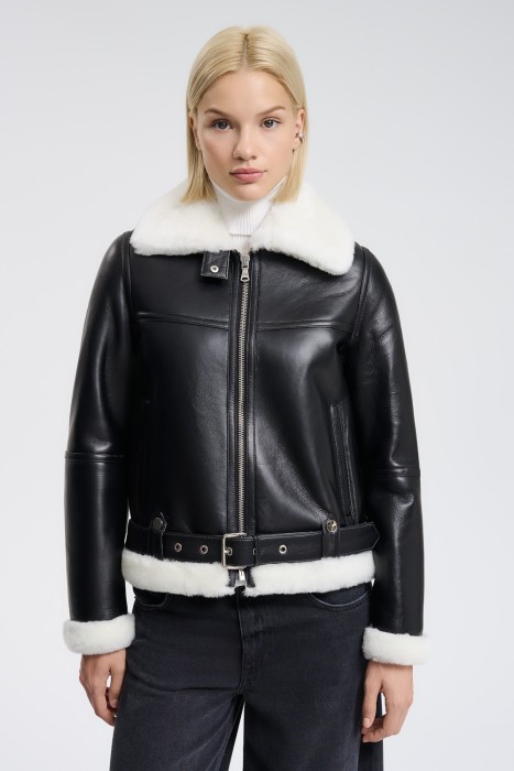 дубленка из овчины от бренда снежная королева вид слева