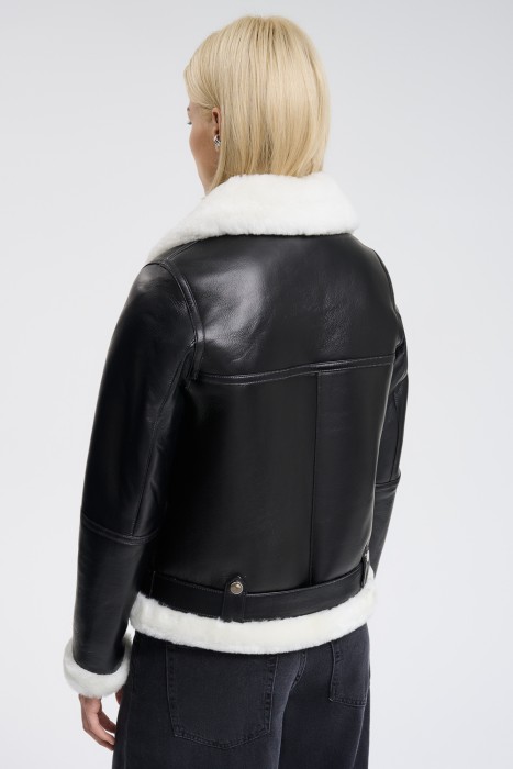 дубленка из овчины по цене 22010 руб вид справа