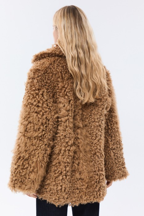 дубленка из овчины по цене 60360 руб вид справа