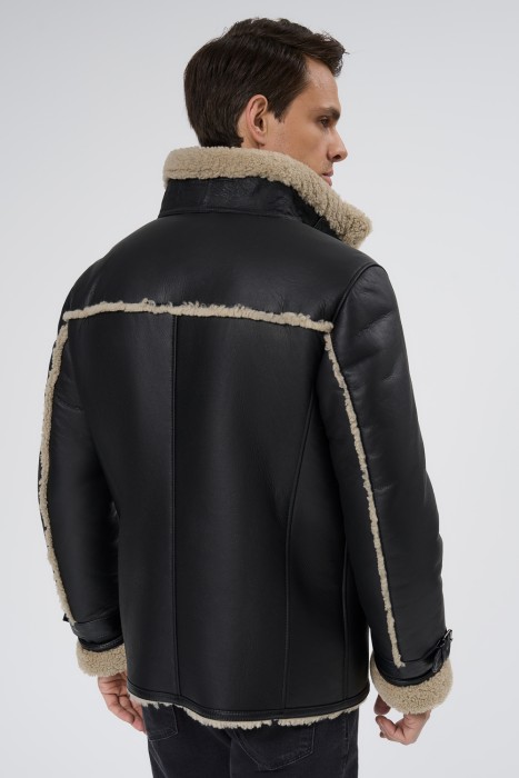 дубленка из овчины по цене 23510 руб вид справа