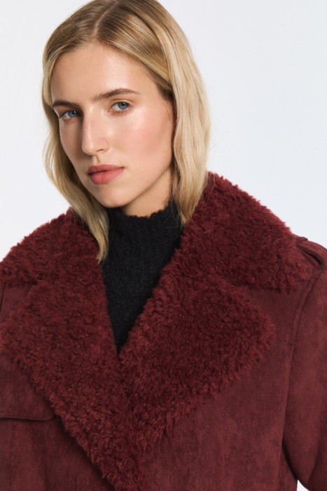 дубленка из шерсти с поясом из россии вид сбоку