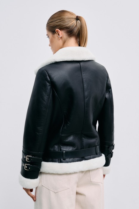 дубленка-косуха из овчины по цене 29360 руб вид справа