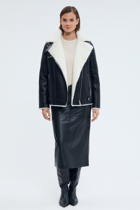 дубленка-косуха из овчины от бренда снежная королева вид слева