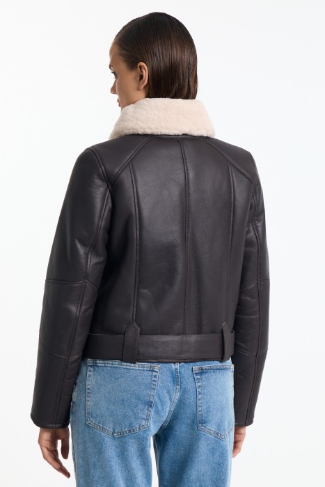 дубленка-косуха из овчины по цене 28550 руб вид справа