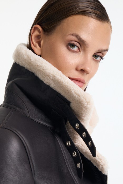 дубленка-косуха из овчины из россии вид сбоку