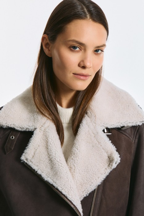 дубленка-косуха из овчины по цене 54740 руб вид справа