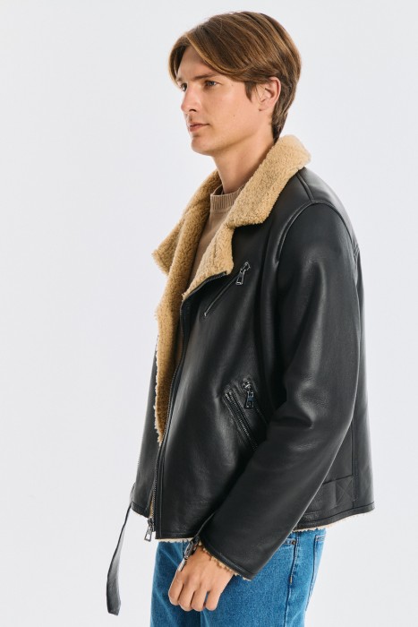 дубленка-косуха из овчины от бренда снежная королева вид слева