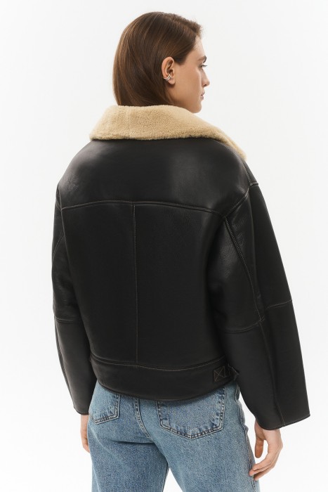 дубленка-косуха из овчины по цене 25280 руб вид справа