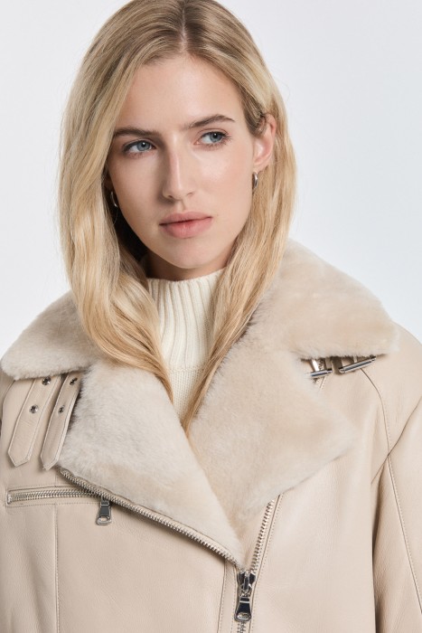 дубленка-косуха из овчины из россии вид сбоку