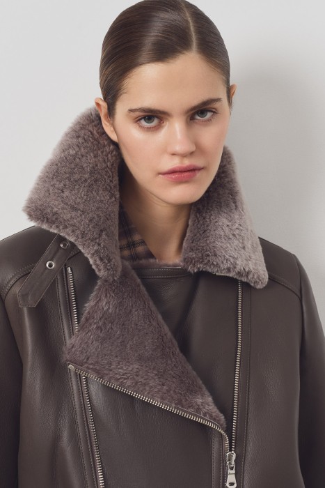 дубленка-косуха из овчины из россии вид сбоку