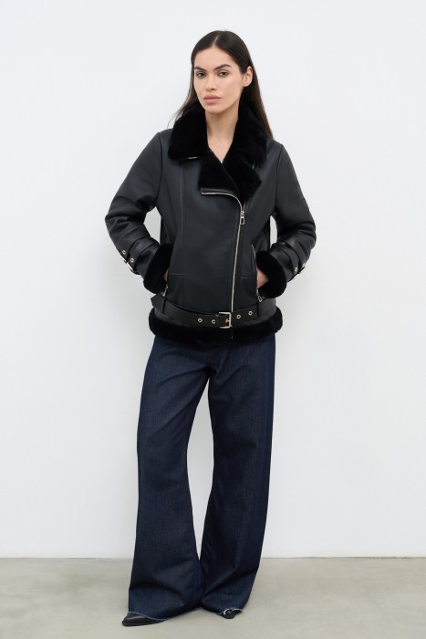 дубленка-косуха из овчины от бренда снежная королева вид слева