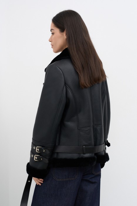 дубленка-косуха из овчины по цене 23700 руб вид справа