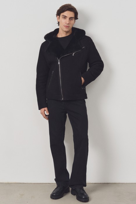 дубленка-косуха из овчины от бренда снежная королева вид слева