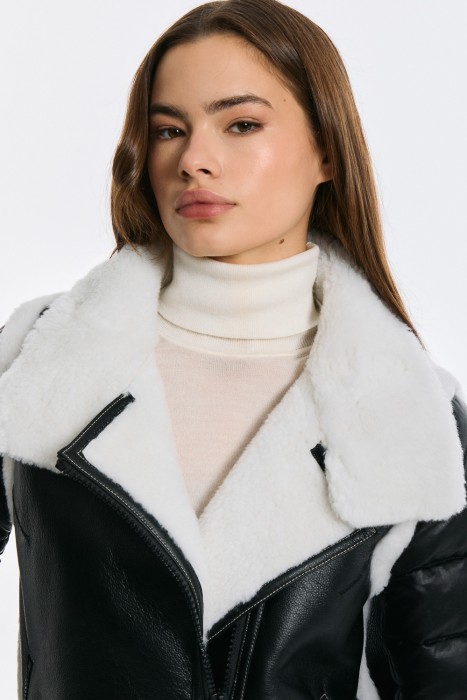 дубленка-косуха с меховой отделкой по цене 6920 руб вид справа