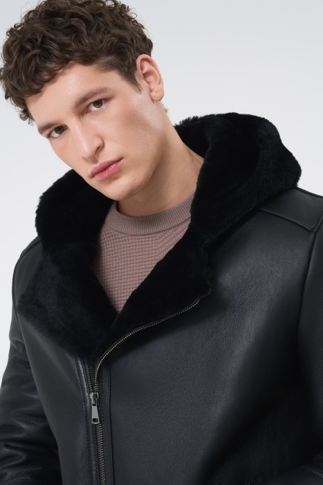 дубленка с капюшоном из россии вид сбоку