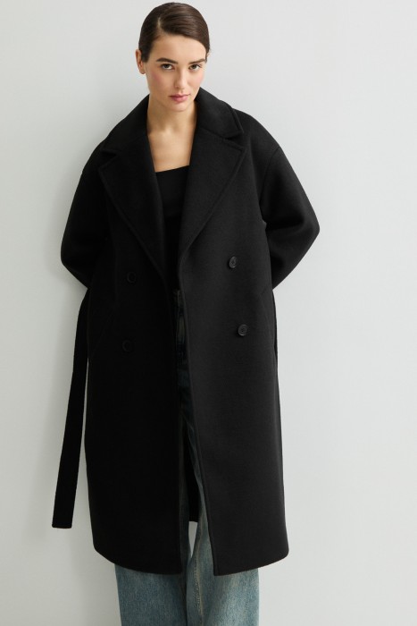 двубортное пальто с поясом от бренда снежная королева вид слева