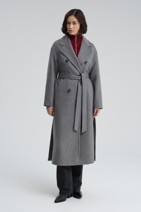 двубортное пальто с поясом от бренда снежная королева вид слева